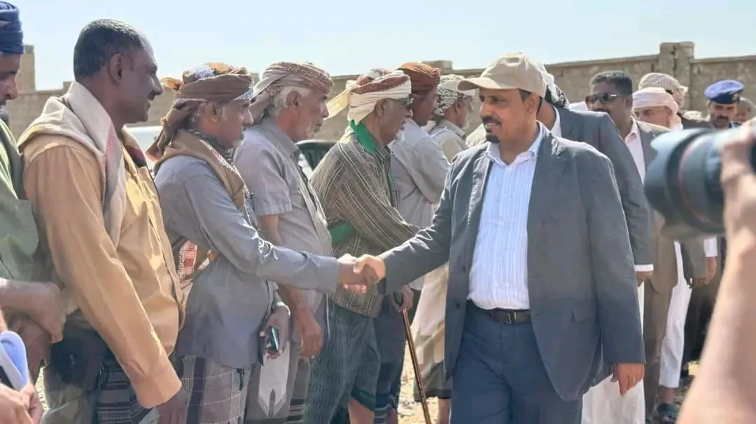 محافظ حضرموت يتفقد أوضاع مديريتي الضليعة ودوعن ويطلع على احتياجات مواطنيها ويوجه بسرعة إغاثة المتضررين