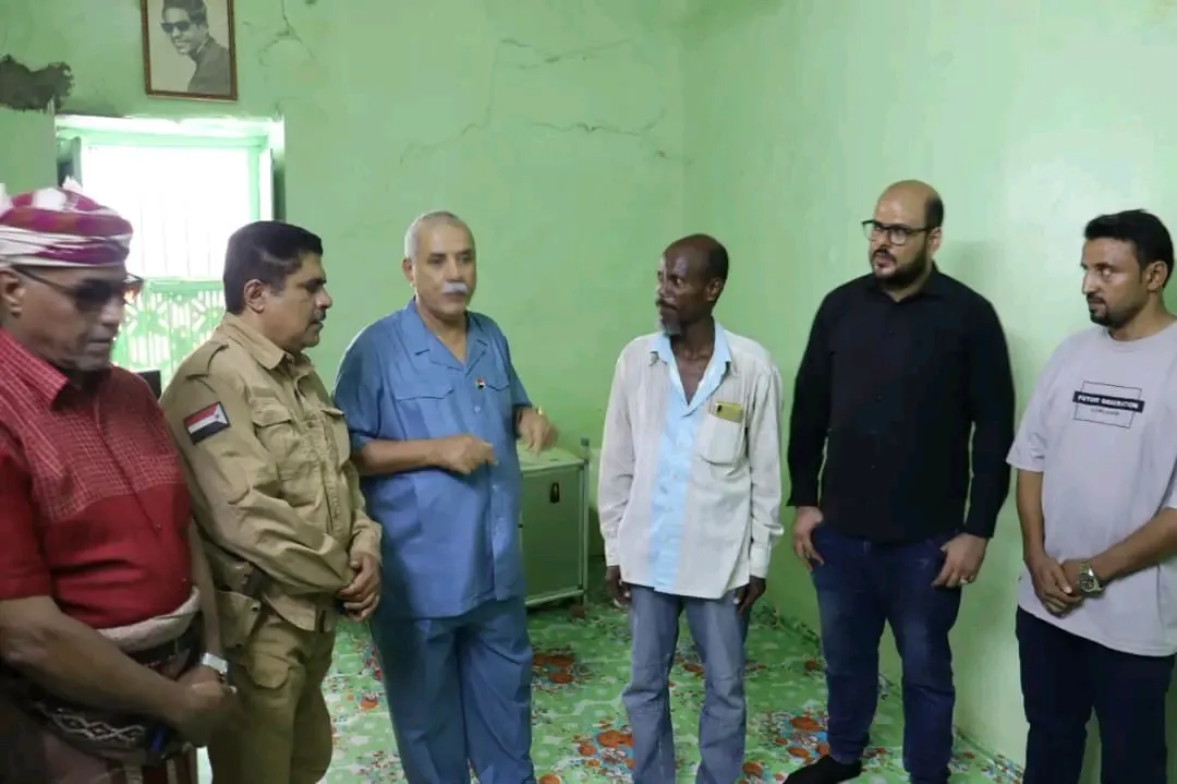 المحامي الشعيبي والعميد المحمدي يزوران أسرة أول شهيد بالحراك الجنوبي بحضرموت \"صلاح القحوم\"