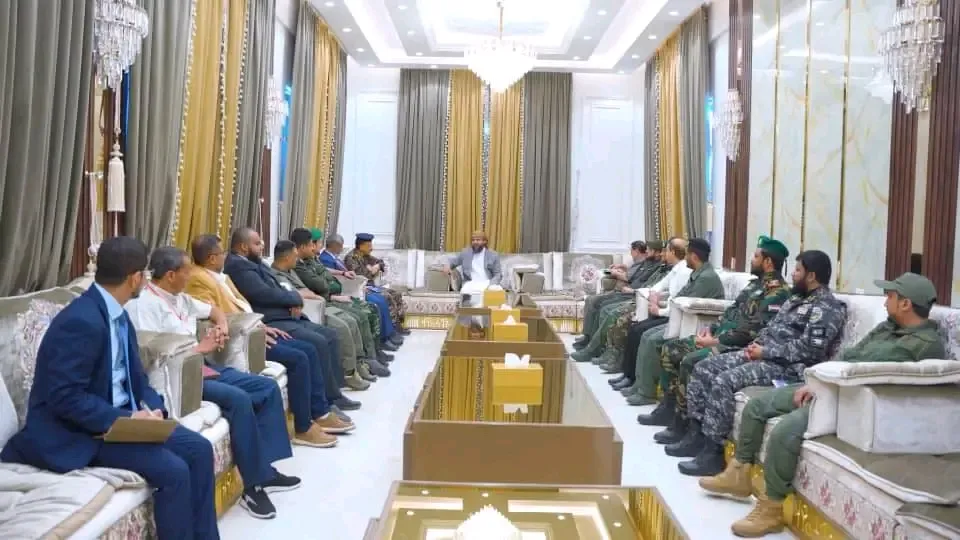 المحرّمي يترأس لقاءً أمنياً موسعاً ويشدد على تعزيز التنسيق المشترك لمواجهة التحديات