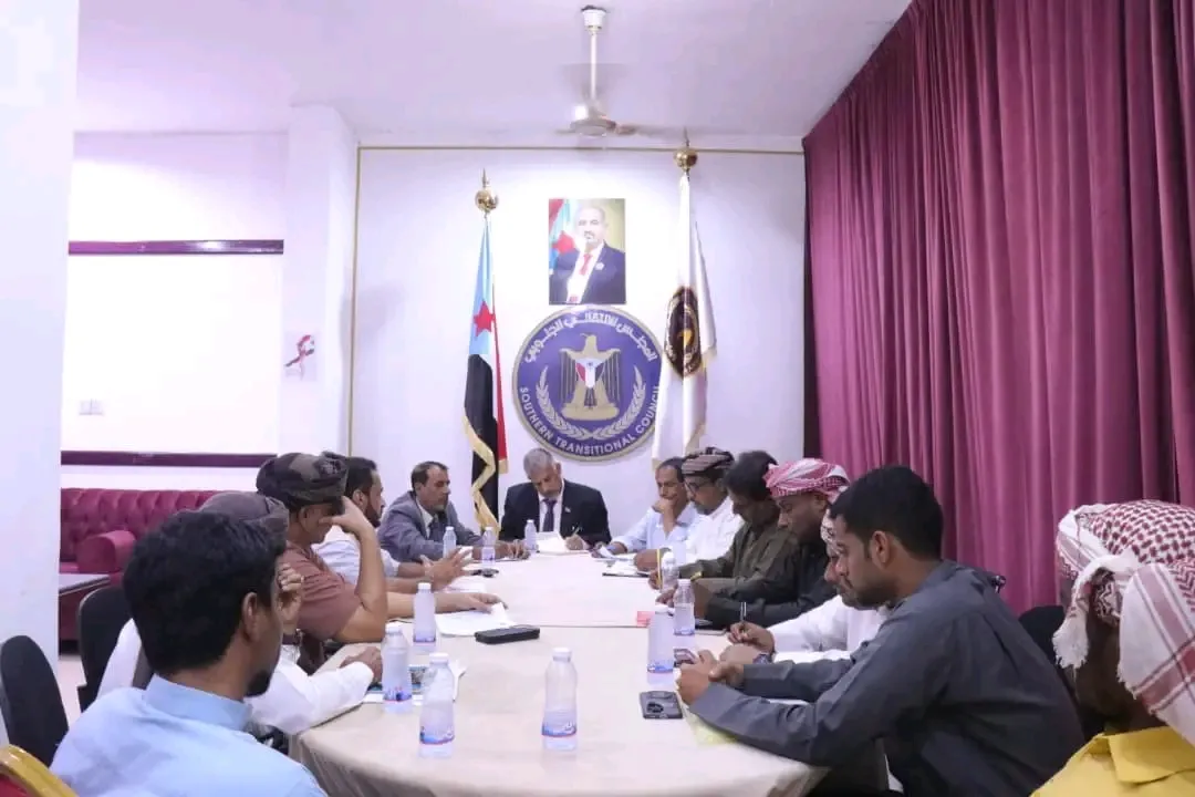بحضور فريق التوجيه والرقابة الرئاسي.. تنفيذية انتقالي المهرة تعقد اجتماعها الدوري وتستعرض أبرز التحديات والمستجدات