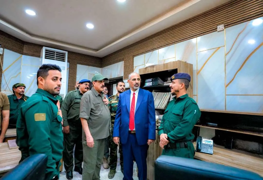 President Al-Zubaidi Conducts Visit to Capital Police Directorate and Inspects Workflow Across Departments