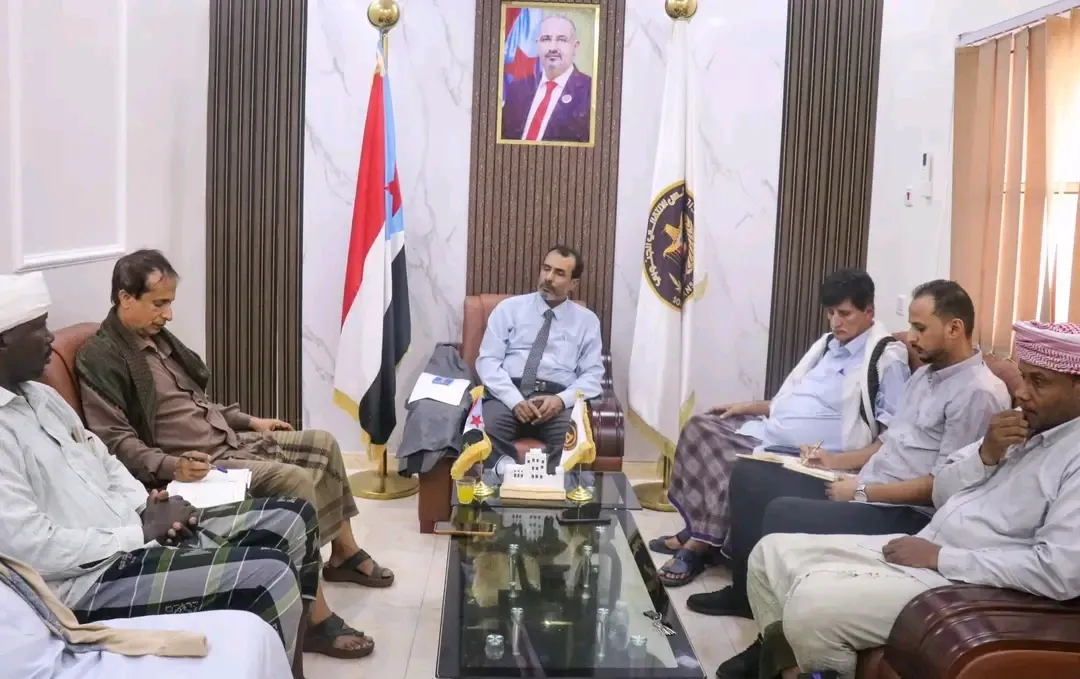 فريق التوجيه والرقابة الرئاسي يطّلع على نشاط إدارة التعليم بانتقالي محافظة المهرة
