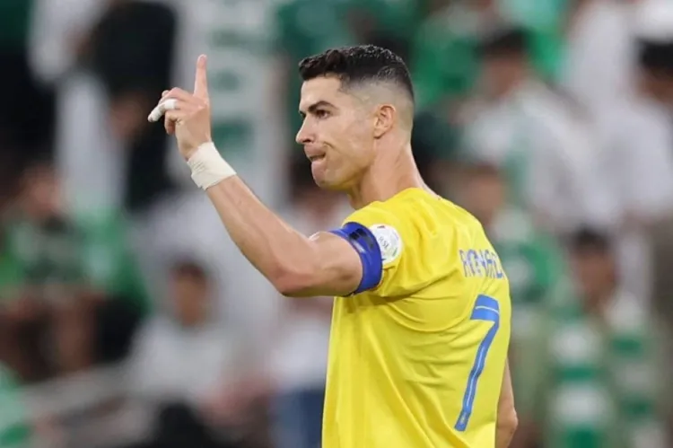 كريستيانو رونالدو أول لاعب كرة قدم ملياردير في العالم
