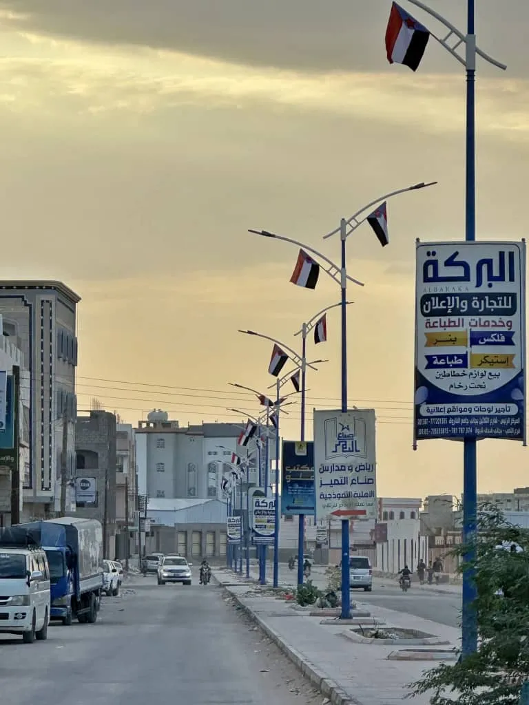 انتقالي شبوة يطلق حملة رفع العلم الوطني الجنوبي بمناسبة الذكرى 62 لثورة 14 اكتوبر