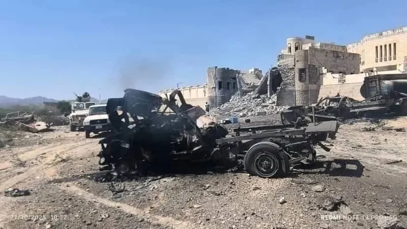 استشهاد 4 جنود ومصرع 5 انغماسيين.. تفاصيل هجوم إرهابي هز المجمع الحكومي في المحفد