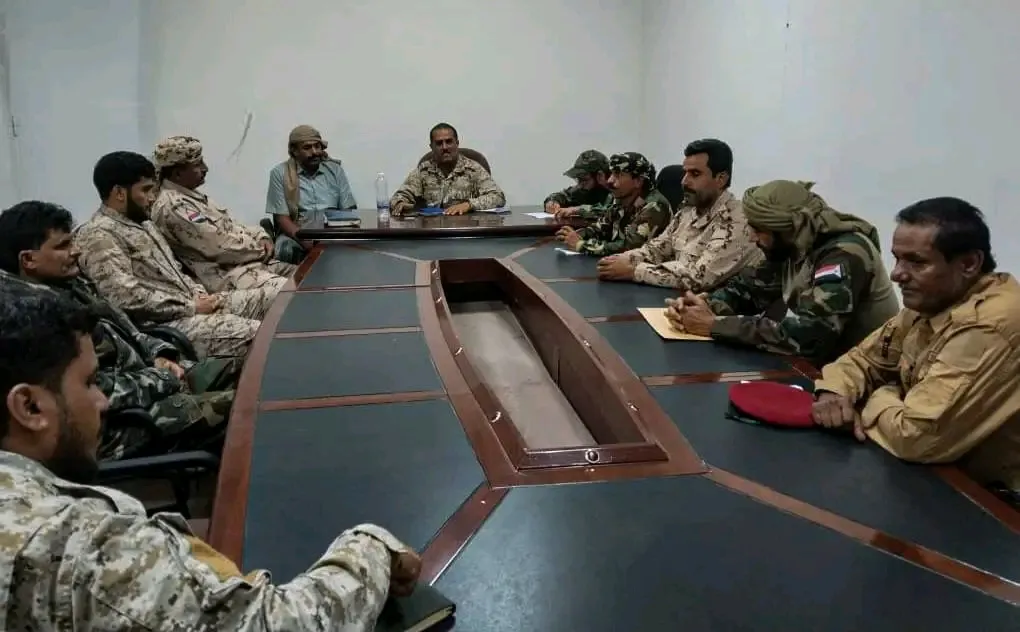 قيادة قوات دفاع شبوة تعلن رفع الجاهزية القصوى وتتوعد الخارجين عن القانون