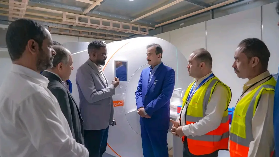 المحافظ بن الوزير يدشن التجهيزات الحديثة في وحدتي الرنين والمقطعية، ويوجه بدراسة وحدة القسطرة القلبية والعلاجية.