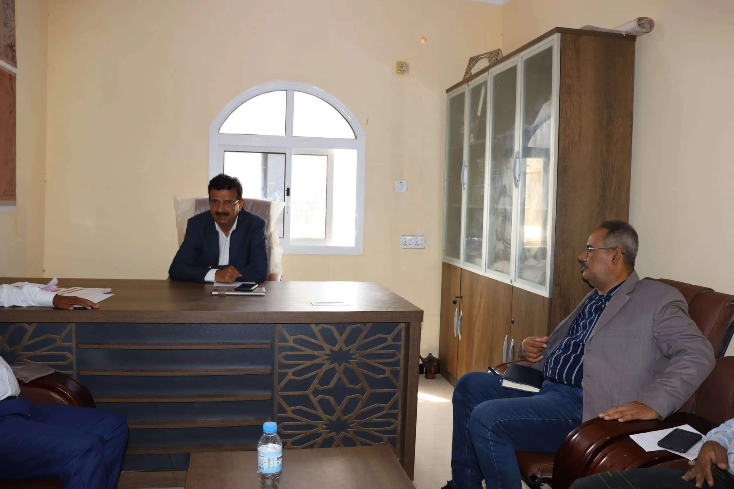فريق التوجيه والرقابة الرئاسي يطلع على سير عمل الهيئة العامة للأراضي والتخطيط العمراني بسقطرى