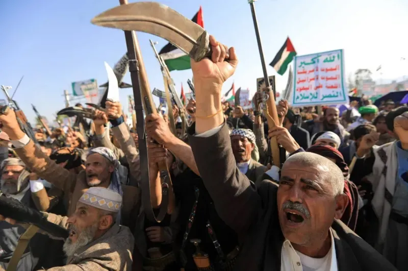 برًّا وبحرًا... الحوثيون يضيّقون الخناق على الغذاء ويحوّلون الجوع إلى سلاح