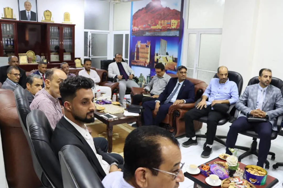 الهمداني يبحث مع وفد فرنسي التحديات التي تواجه أنشطة القطاع الخاص في السوقين الأوروبي والفرنسي