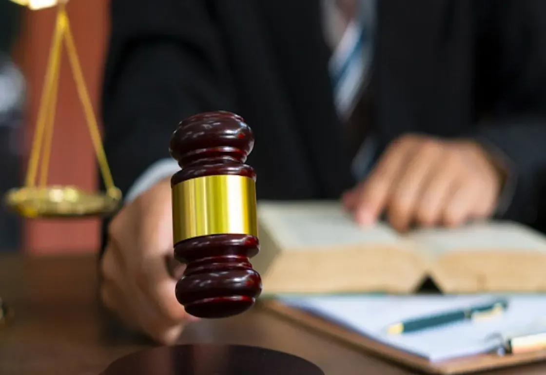 الإخوان تحت المراقبة: السلطات التونسية تصدر أحكامًا قاسية وتضغط على شبكات التنظيم