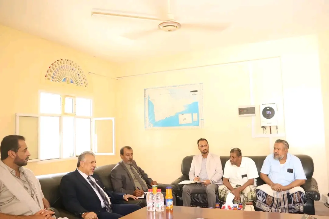 فريق التوجيه والرقابة الرئاسي يطلع على سير عمل مكتب الهيئة العامة للتأمينات والمعاشات بالمهرة