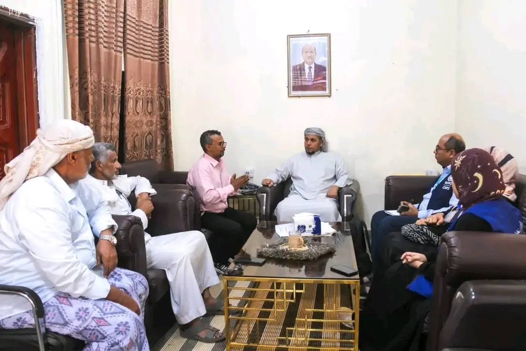 محافظ سقطرى يناقش مع وفد منظمة الصحة العالمية جهود القضاء على الملاريا