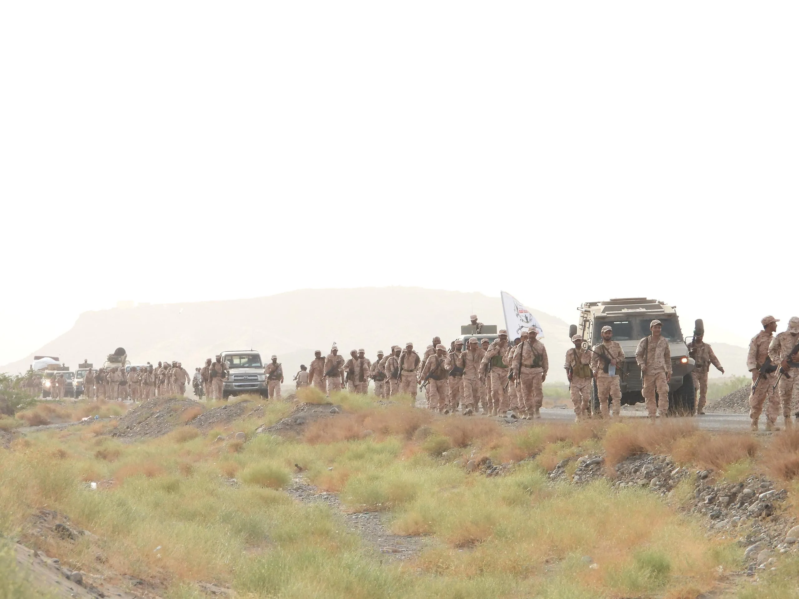 قوات العمالقة الجنوبية تنفذ مسيرًا عسكريًّا لرفع جاهزيتها القتالية