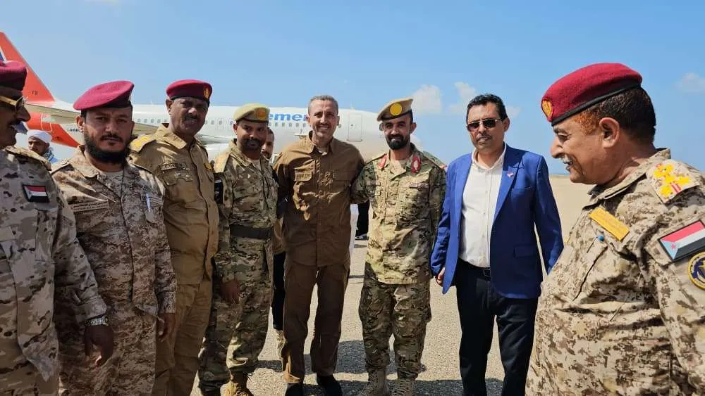 العميد أوسان العنشلي يصل أرخبيل سقطرى للاضطلاع على اوضاع الوحدات العسكرية في المحافظة