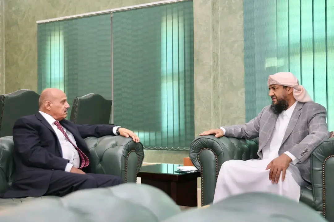 المحرّمي يلتقي محافظ البنك المركزي ويؤكد دعم جهود الاستقرار النقدي