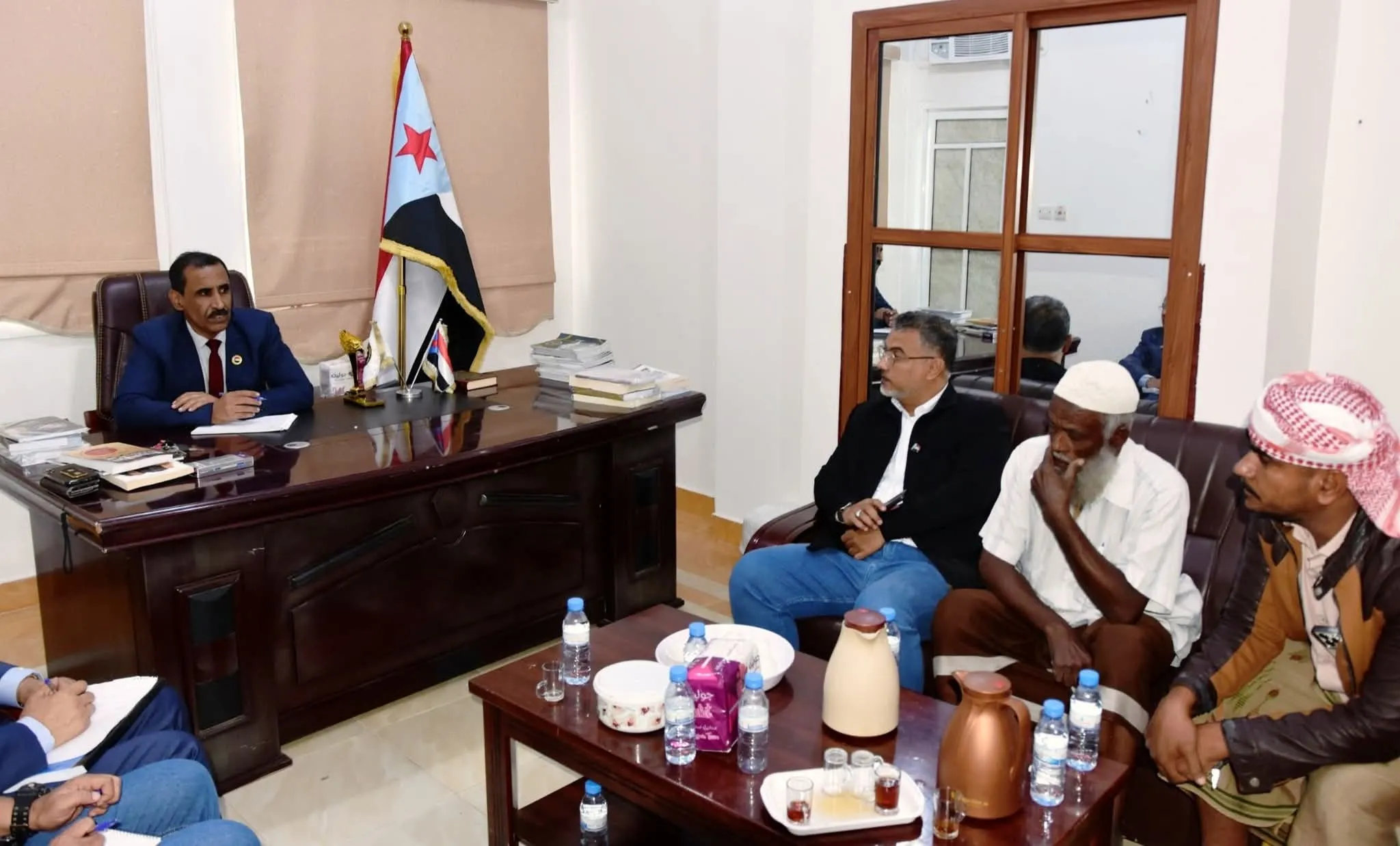 باتيس يناقش مع جمعية وكلاء الغاز بحضرموت أزمة الغاز المنزلي ويؤكد الوقوف إلى جانب المواطنين