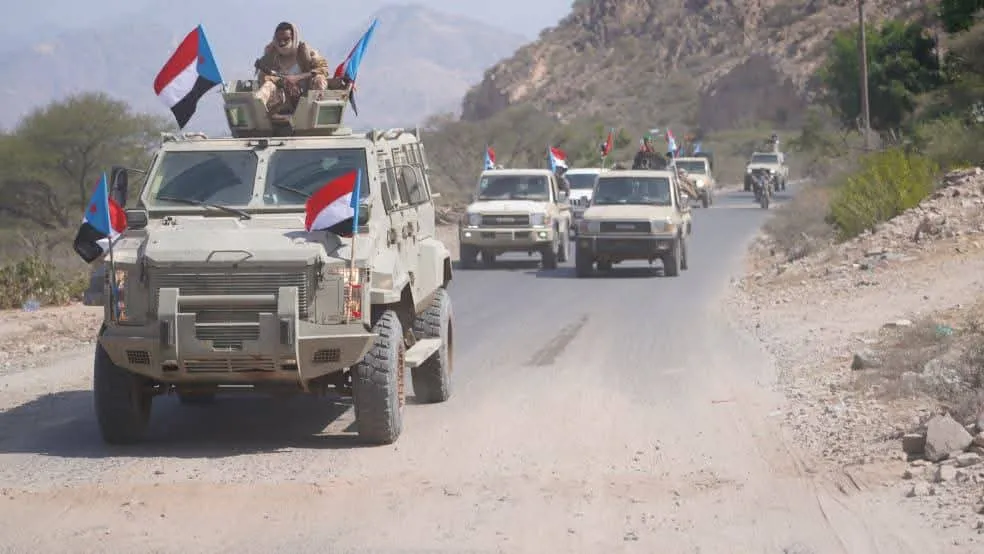 العميد الوالي يزور جبهة ثره بأبين ويطلع على جاهزية قواتنا المسلحة الجنوبية