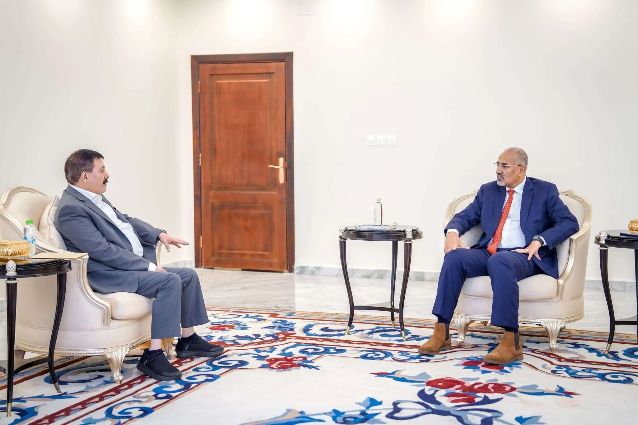 لدى لقائه محافظ ذمار.. الرئيس الزُبيدي: الشمال سيتحرر بتكاتف القوى الوطنية المخلصة