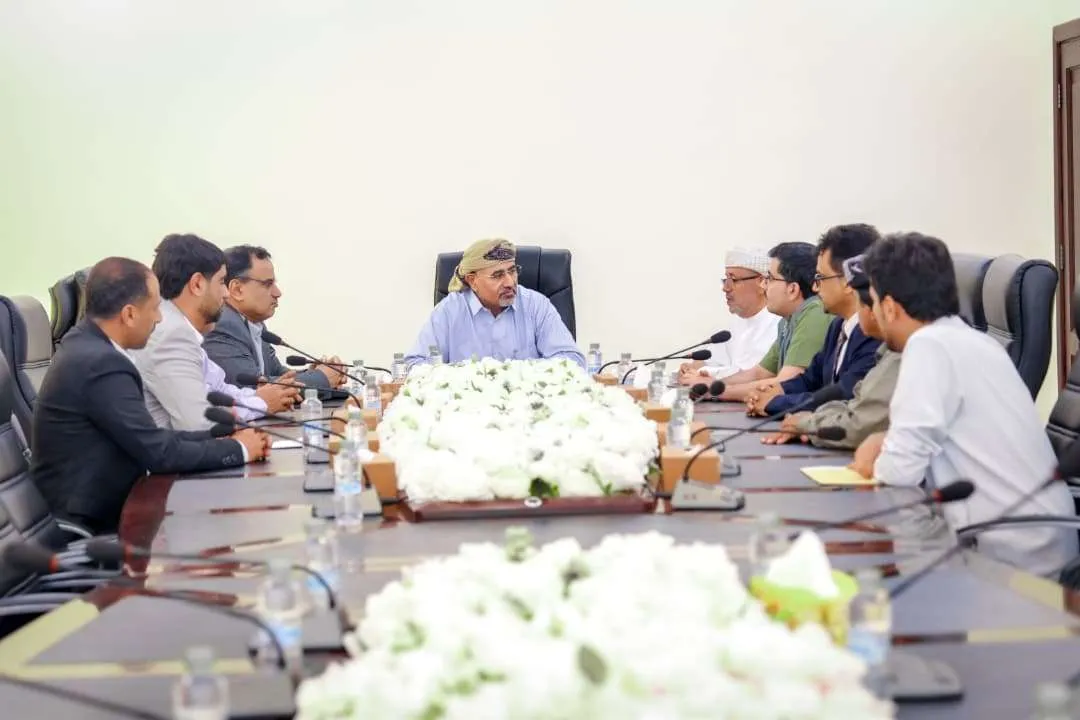 الرئيس الزُبيدي يطّلع على جهود تطبيع الأوضاع وتثبيت دعائم الاستقرار بالمهرة وسقطرى