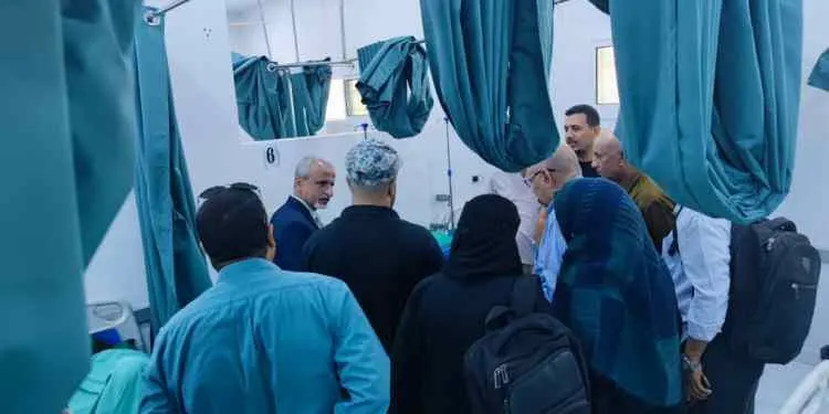 القائم بأعمال وزير الصحة د.الشبحي يزور مستشفى عبود العسكري ويتفقد وضع جرحى معركة المستقبل الواعد