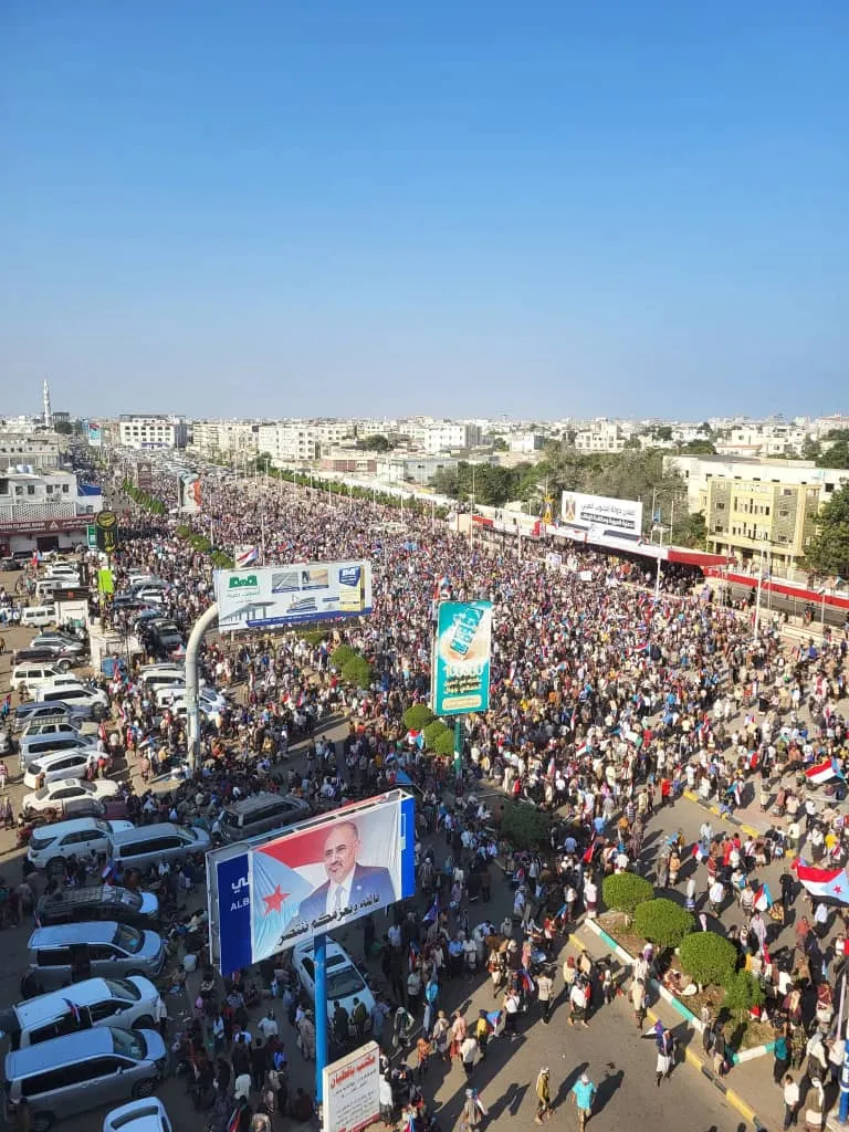 عدن توحد الجنوب مليونية حاشدة لتجديد التفويض للمجلس الانتقالي وإعلان استعادة دولة الجنوب بلا تنازل ولا مساومة...