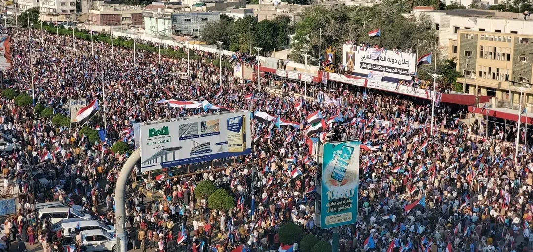 إسقاط الوصاية وإعادة القرار من غرف الرياض في مواجهة ساحات الإرادة الشعبية الجنوبية