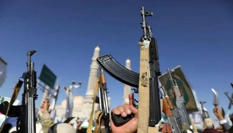 تعبئة وتجنيـد وانتشار أمني.. الحوثيون يستعدون لسيناريوهات ما بعد إيران