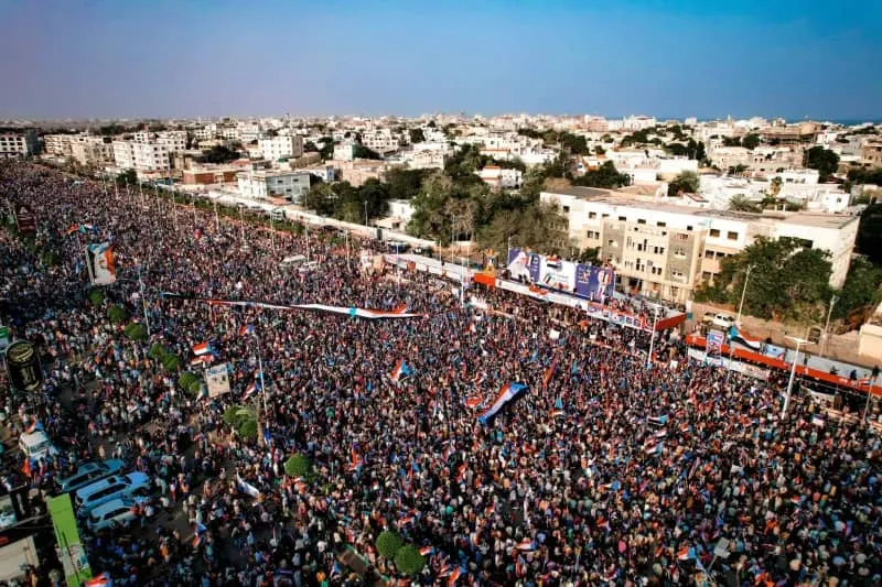 شعب الجنوب من أقصاه إلى أقصاه لا يعترف بغير الزُبيدي رئيسًا وقائدًا لشعب الجنوب