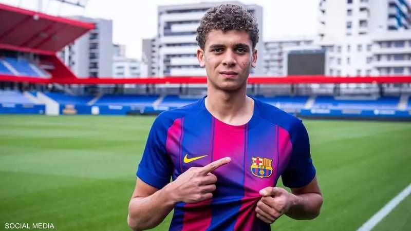 رسميا.. حمزة عبد الكريم أول لاعب مصري يرتدي قميص برشلونة