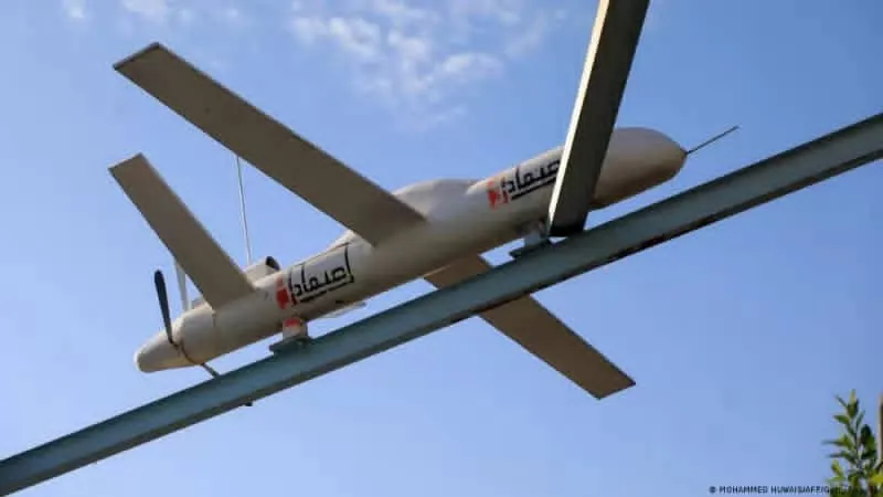 الحوثي يُهدد السعودية بإخضاعها لمطالبه: تفكك التحالف يضعكم وحيدين أمام صواريخنا ومُسيّراتنا