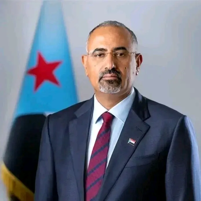 حين يصمت القائد… هل تُدار المعركة في الخفاء؟