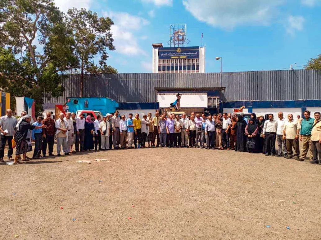 الجمعية العمومية للمجلس الانتقالي الجنوبي تندد باستمرار إغلاق عدد من مقرات المجلس الانتقالي وتحذر من عواقب خطيرة