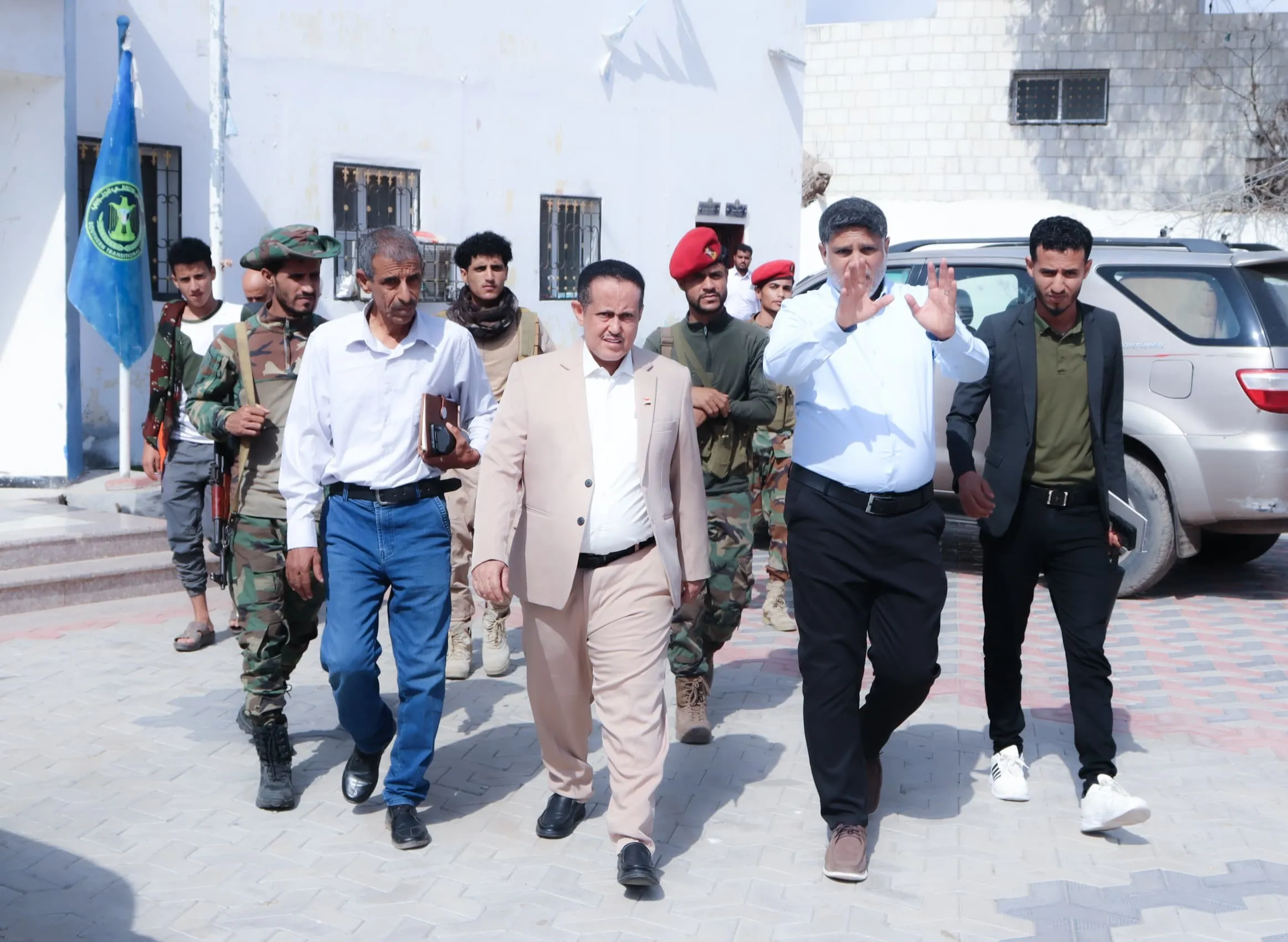 الحالمي يتفقد سير العمل في انتقالي العاصمة عدن