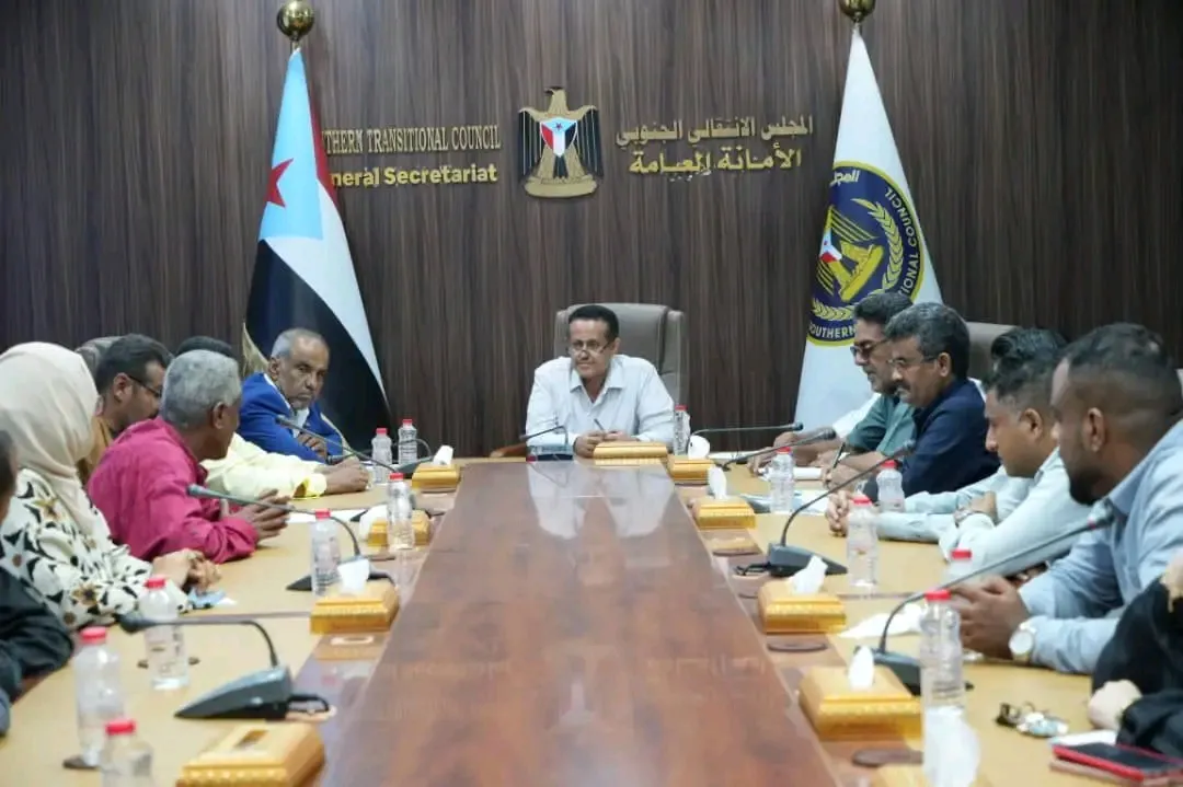 خلال لقائه بهيئة الشؤون الاجتماعية.. الحالمي يشدد على تعزيز الالتزام التنظيمي وتوطيد العلاقة باللجان المجتمعية