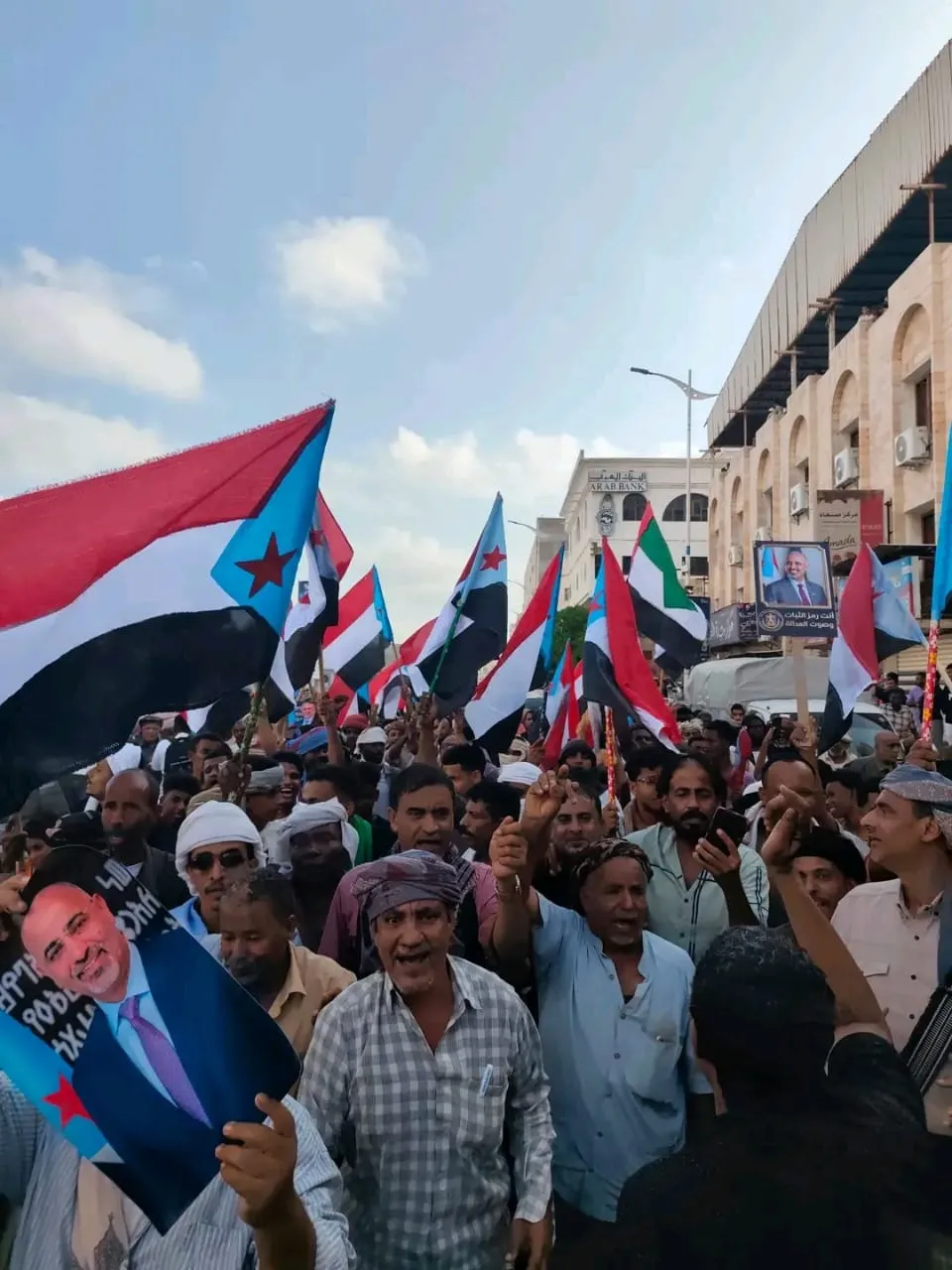 زيد الجمل: عسكرة المكلا لن تُخمد صوت الشارع والإرادة الشعبية أقوى من الترهيب