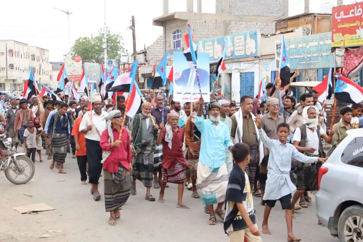 مديريات محافظة أبين تشهد مهرجانات ومسيرات احتجاجية تنديدًا بمجزرة المكلا وتضامنًا مع حضرموت