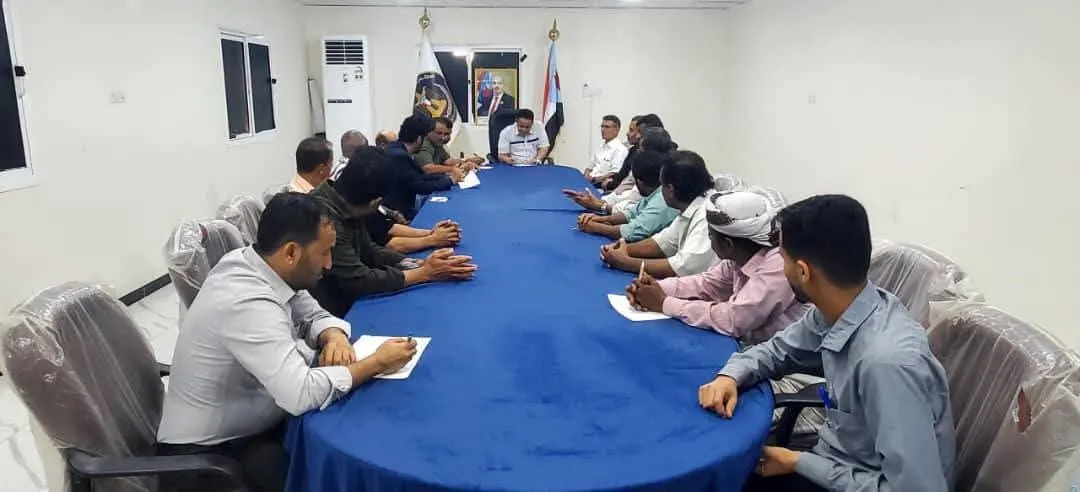 الحالمي يترأس اجتماع تنفيذية انتقالي لحج ويؤكد: شعب الجنوب جدار الدفاع الأول عن قضيته ولن تنحني هامات أبناء لحج أمام الإغراءات