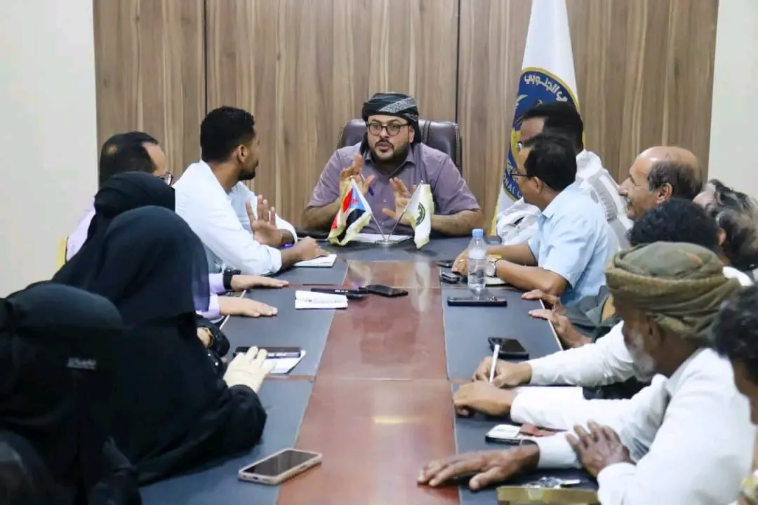 انتقالي حضرموت يجدد التمسك بثوابت النضال الجنوبي ويرفض سياسات الترهيب وتفكيك النخبة