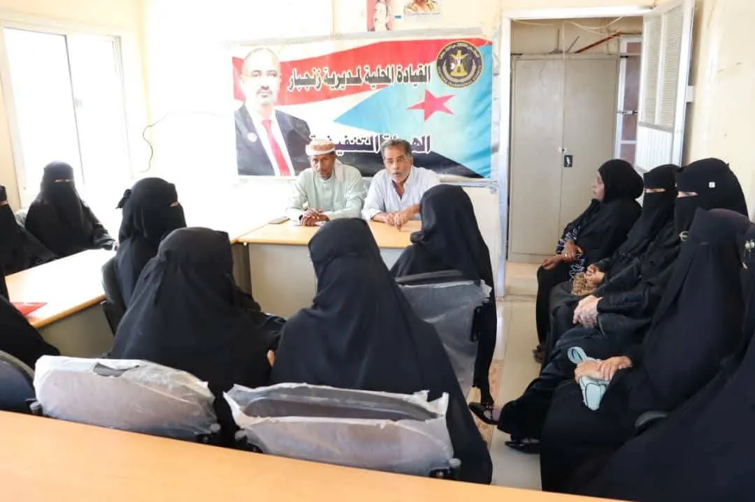 أبين.. الشمسي يلتقي باللجان المحلية في زنجبار ويناقش الاستعداد لمليونية تجديد التفويض للرئيس الزُبيدي