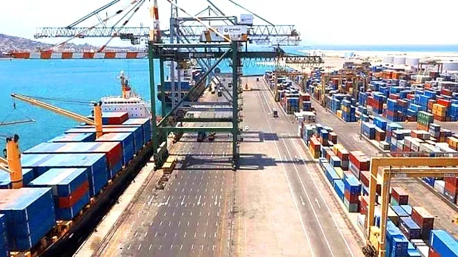 شرعية تتآكل تحت وطأة الأزمات.. هل تدفع الحكومة البلاد نحو الانفجار؟