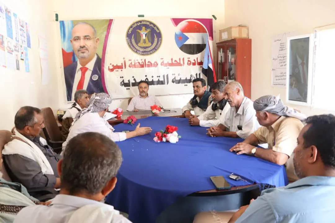 رئيس تنفيذية انتقالي أبين يلتقي قيادة الهيئة العسكرية للجيش والأمن الجنوبي بالمحافظة