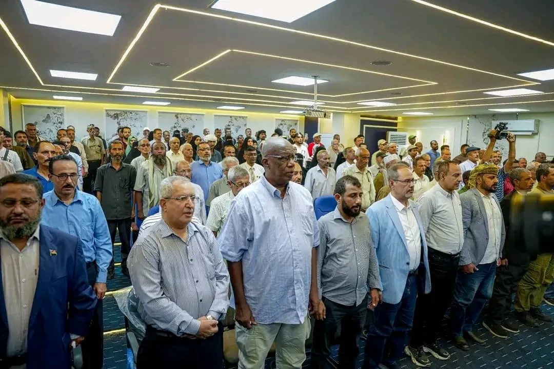 انتقالي العاصمة عدن يعقد لقاءً تشاوريًا موسعًا ويؤكد استمرار التصعيد الشعبي لمواجهة مخططات الوصاية والاحتلال