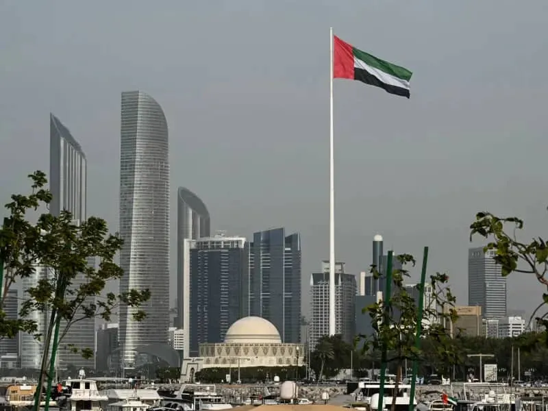 تحركات إماراتية متسارعة لتعزيز التنسيق الخليجي.. شراكات استراتيجية لمواجهة التداعيات