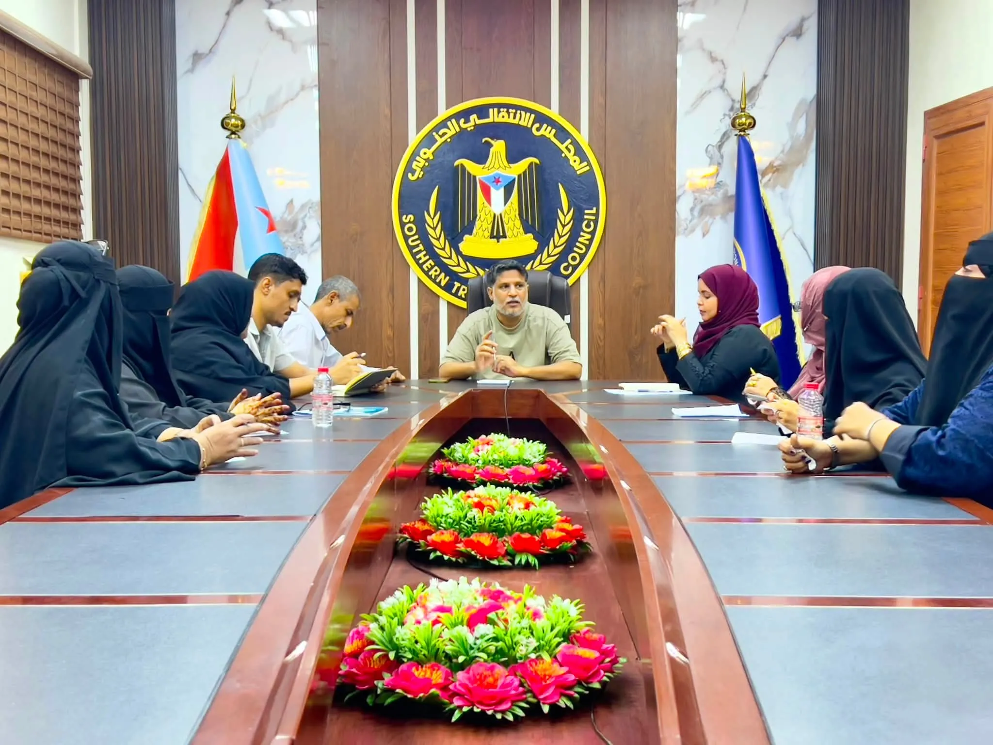 الزامكي يترأس اجتماع إدارة المرأة والطفل بانتقالي العاصمة عدن لمناقشة الحشد النسوي في فعاليات التصعيد الشعبي