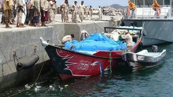 ضربة نوعية في باب المندب.. القوات الجنوبية تُحبط تهريب معدات متطورة لتصنيع المسيّرات والزوارق المفخخة للحوثيين