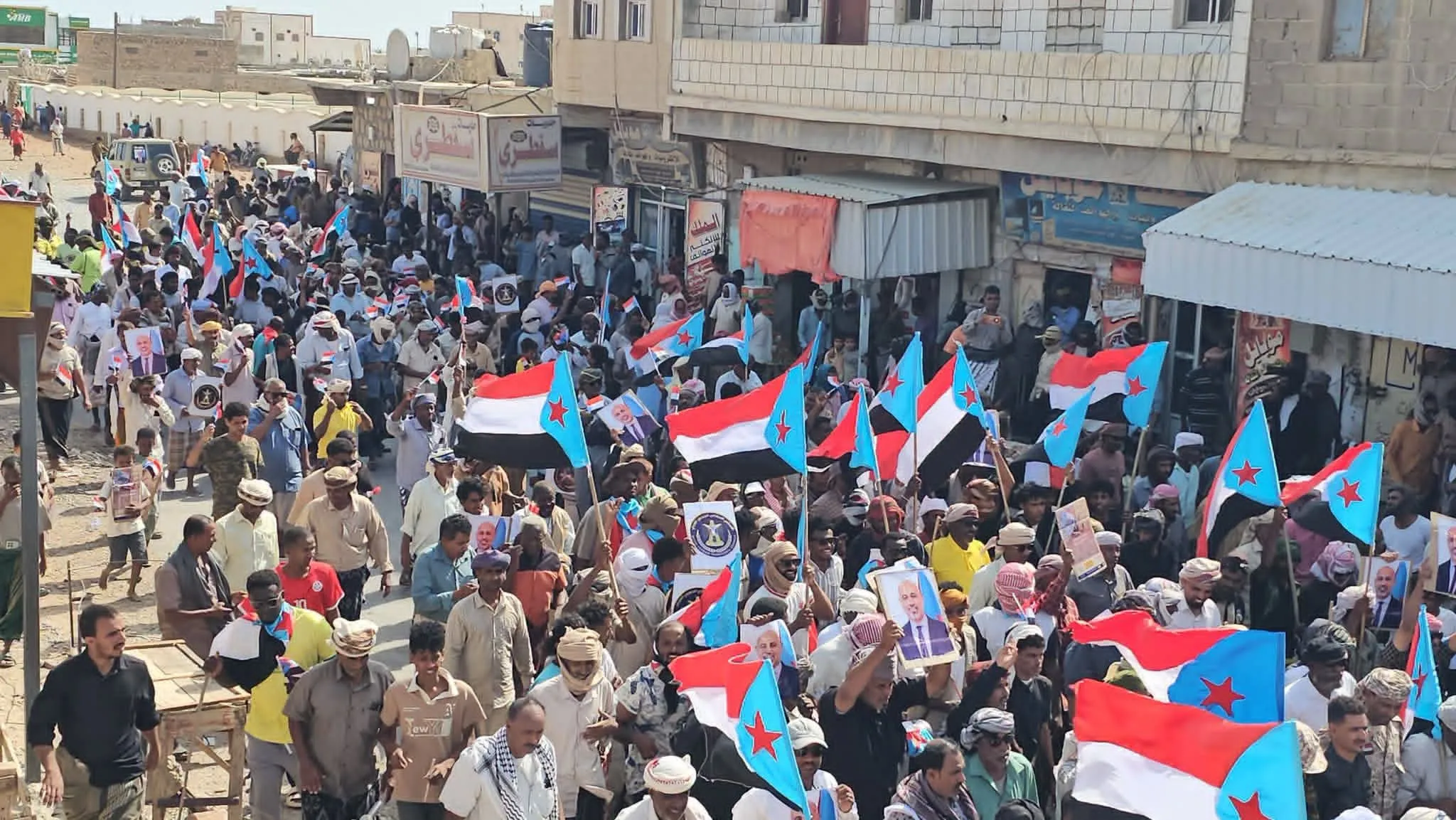 سقطرى تشهد حشودًا جماهيرية واسعة في ذكرى 7 يوليو وتصدر بيانًا سياسيًا حول المستجدات