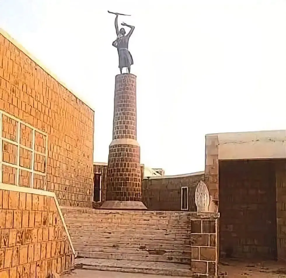 عاجل .. #بيان_هام.. داعٍ قبلي مسلح صادر عن مشايخ قبائل ردفان