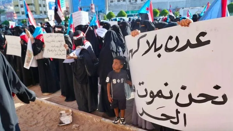 بين انهيار الخدمات وتراجع الأمن.. سلطة الأمر الواقع تدخل أخطر مراحل الفشل؟.