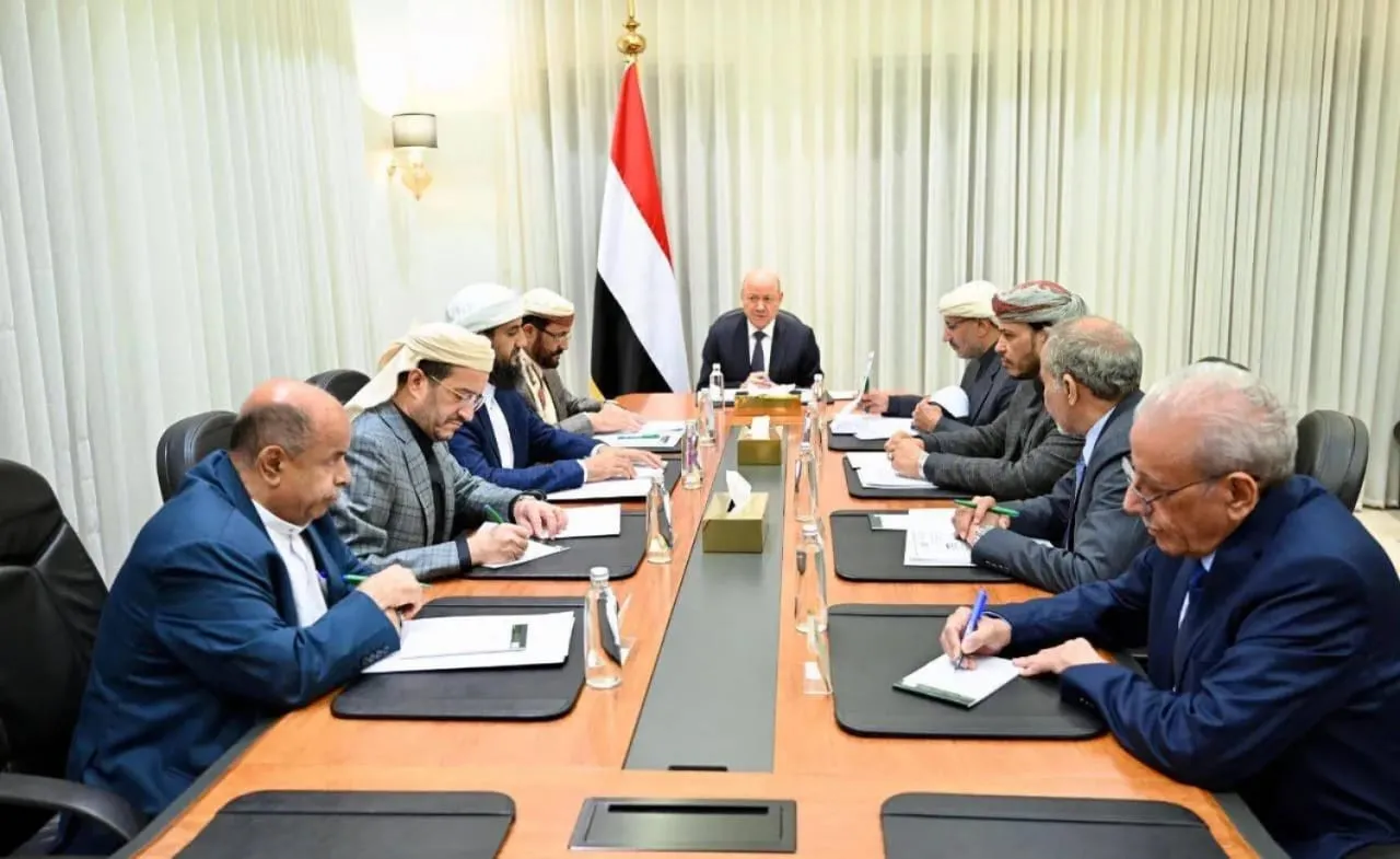 التعيينات تشق صفوف مجلس القيادة الرئاسي.. هل بدأت معركة النفوذ تهدد مستقبل الشراكة؟